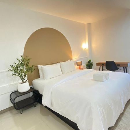 The S Design Hotel Бурирам Екстериор снимка