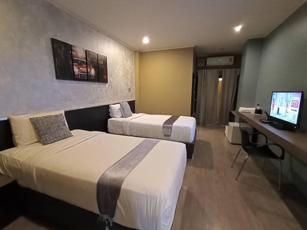 The S Design Hotel Бурирам Екстериор снимка