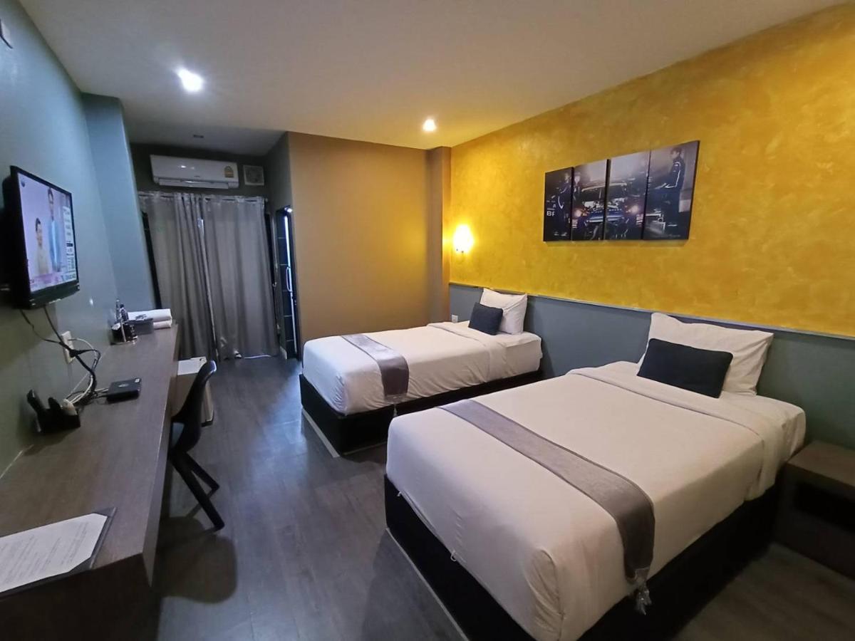 The S Design Hotel Бурирам Екстериор снимка