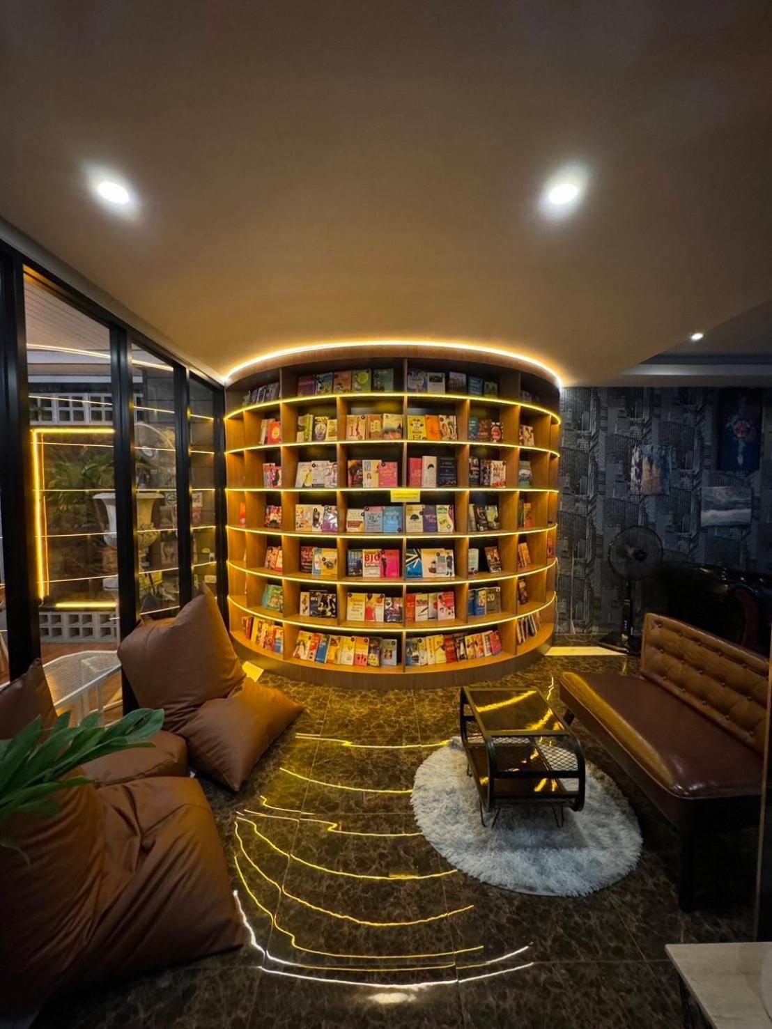 The S Design Hotel Бурирам Екстериор снимка