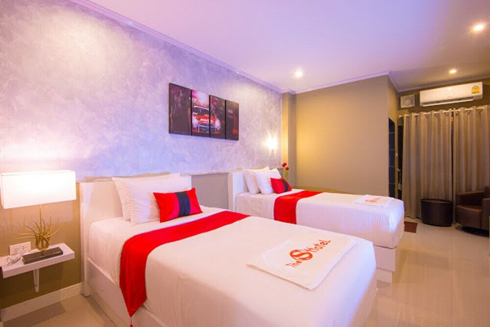 The S Design Hotel Бурирам Екстериор снимка